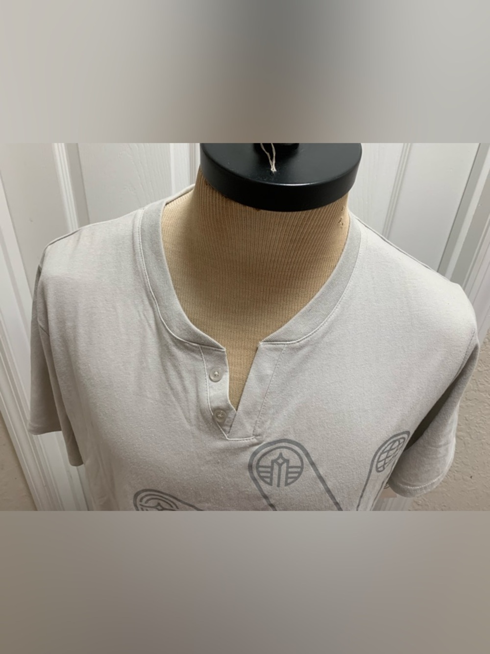 Disney parks Epcot Center Logo Shirt Women's Gray Buttons NWT - Picture 6 of 11